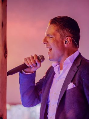 Dj huren 4 JLOUSBERG_20220519_Mayvember_R7_0499_DJ-live-artist-smal-WEB